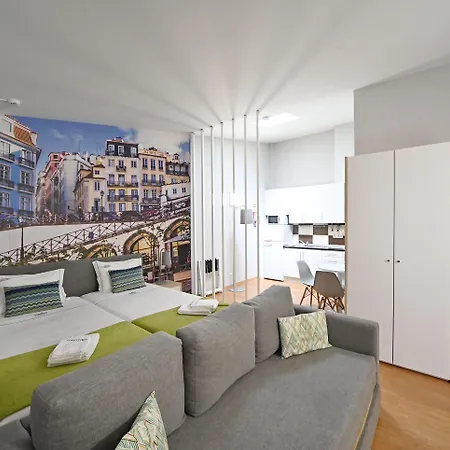 ゲストハウス Famous Crows