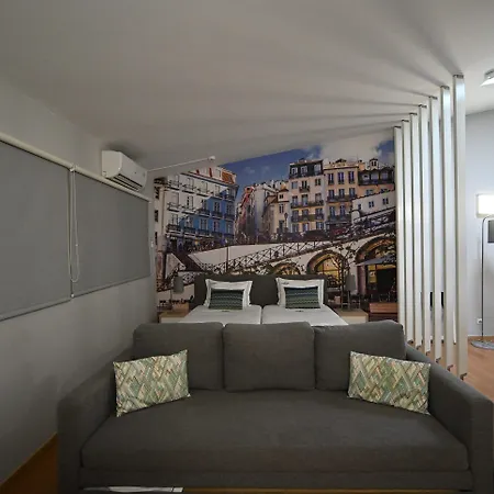 Pensionat Famous Crows Lisboa