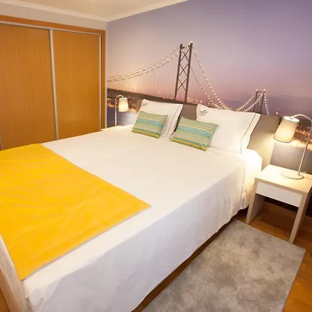 ゲストハウス Famous Crows リスボン