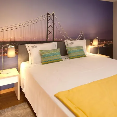 Famous Crows 4* リスボン