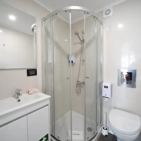 Pensionat Famous Crows Lisboa