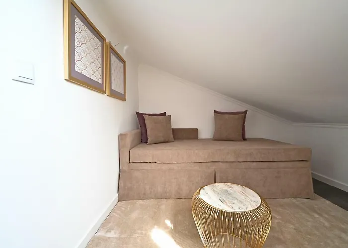 Famous Crows Vendégház